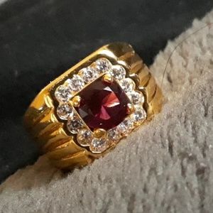 !!SHOOT ME AN OFFER!! MENS PINKY RING